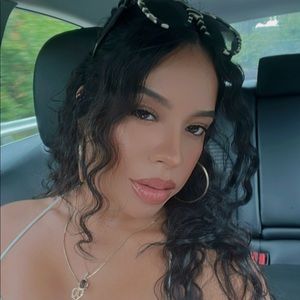 Meet your Posher, Alexandra